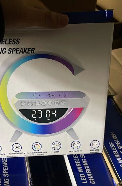 مكبر صوت بشاحن لاسلكي رقمي بتقنية LED